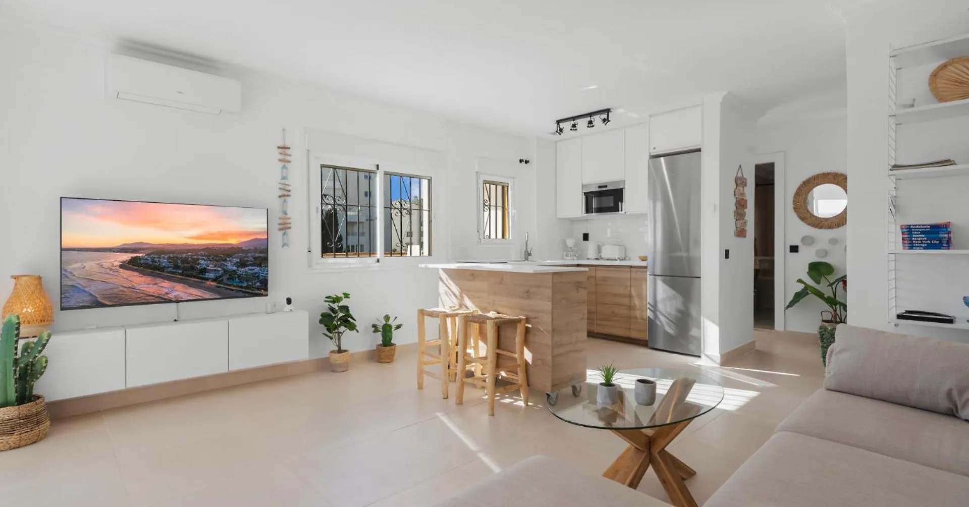 Penthouse Apartment In Benalmadena Costa, Beach - Seaview - Pool - 40M2 Private Terrace - One Bedroom - Sleeping Alcove Spagna