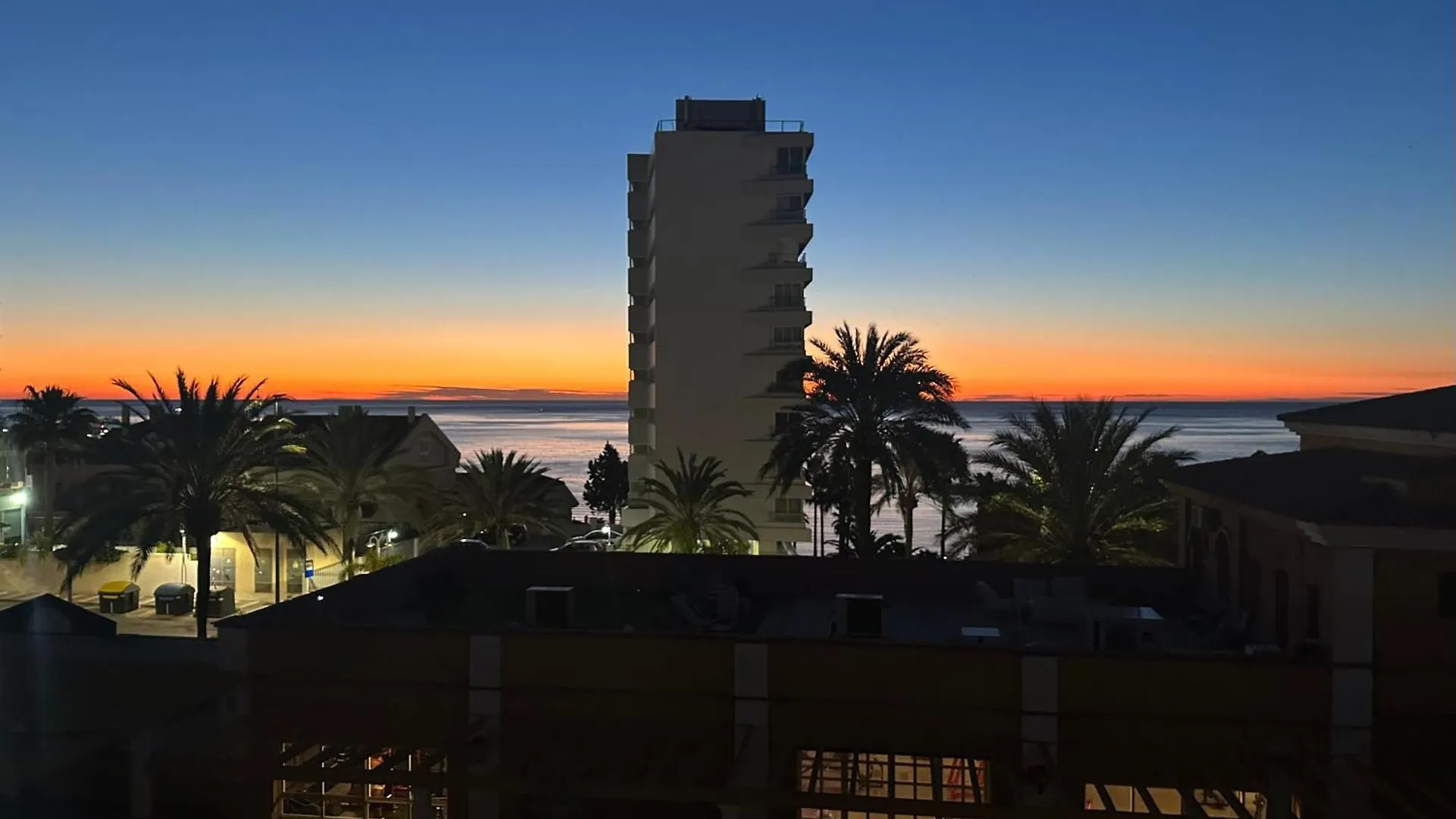 Penthouse Apartment In Benalmadena Costa, Beach - Seaview - Pool - 40M2 Private Terrace - One Bedroom - Sleeping Alcove 0*,  Spagna